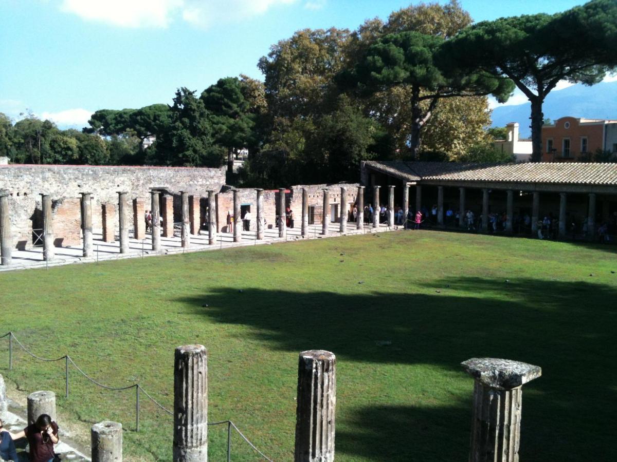 Villa Mena Pompeï Buitenkant foto