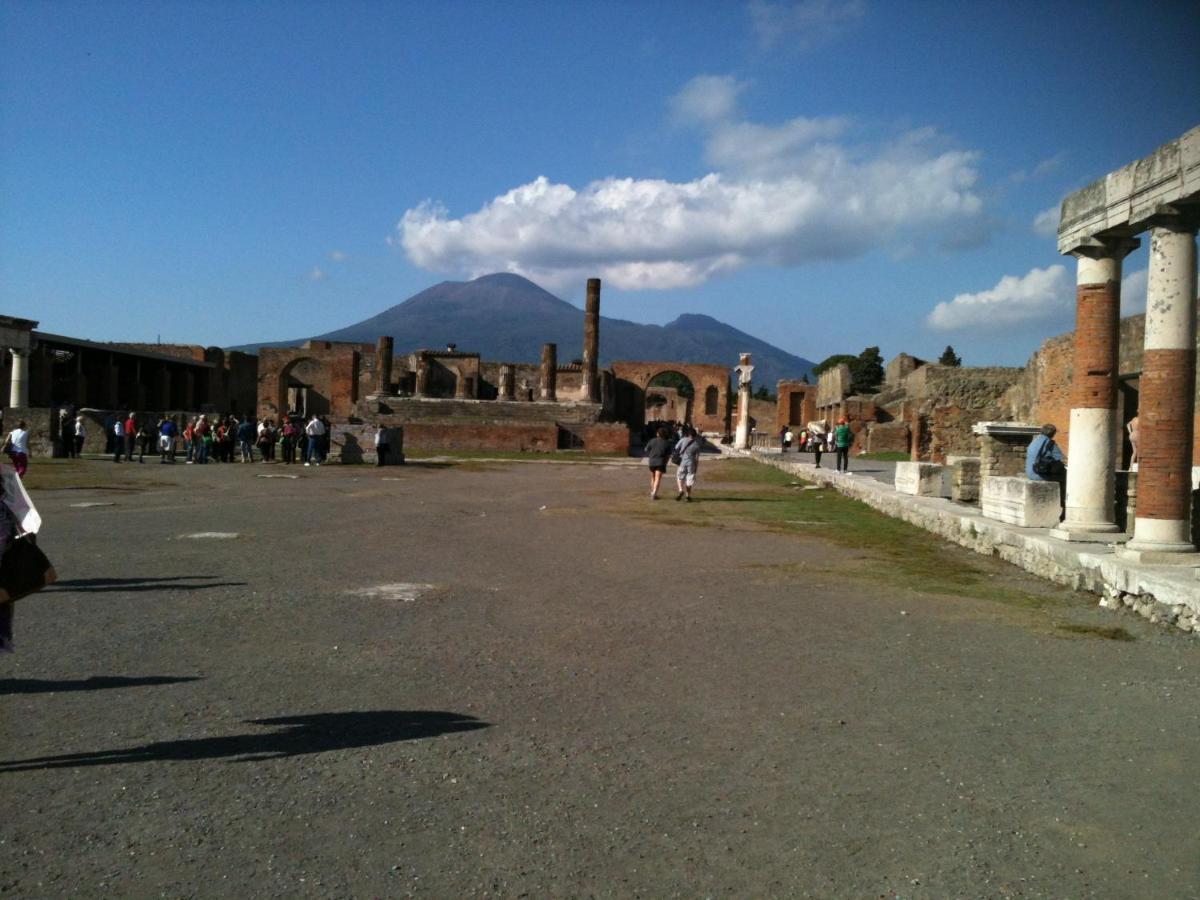 Villa Mena Pompeï Buitenkant foto